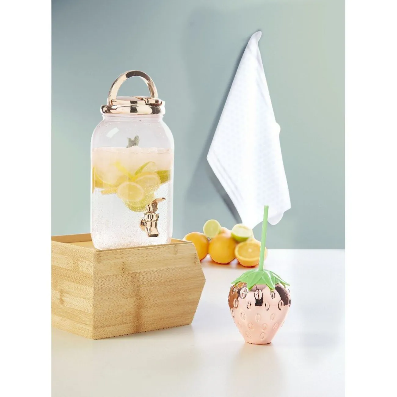 Sale Gobelet avec paille design fraise Vaisselle Et Accessoires De Table