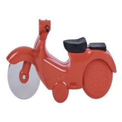 Roulette à pizza forme scooter rouge ou bleu Préparation Culinaire
